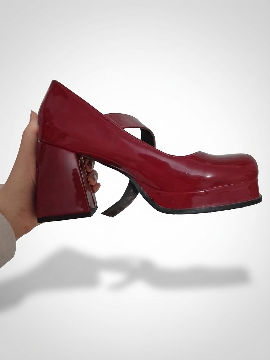 Escarpins / Mary Jane rétro vernis rouge - Style Y2K / Coquette (Taille 39.5
