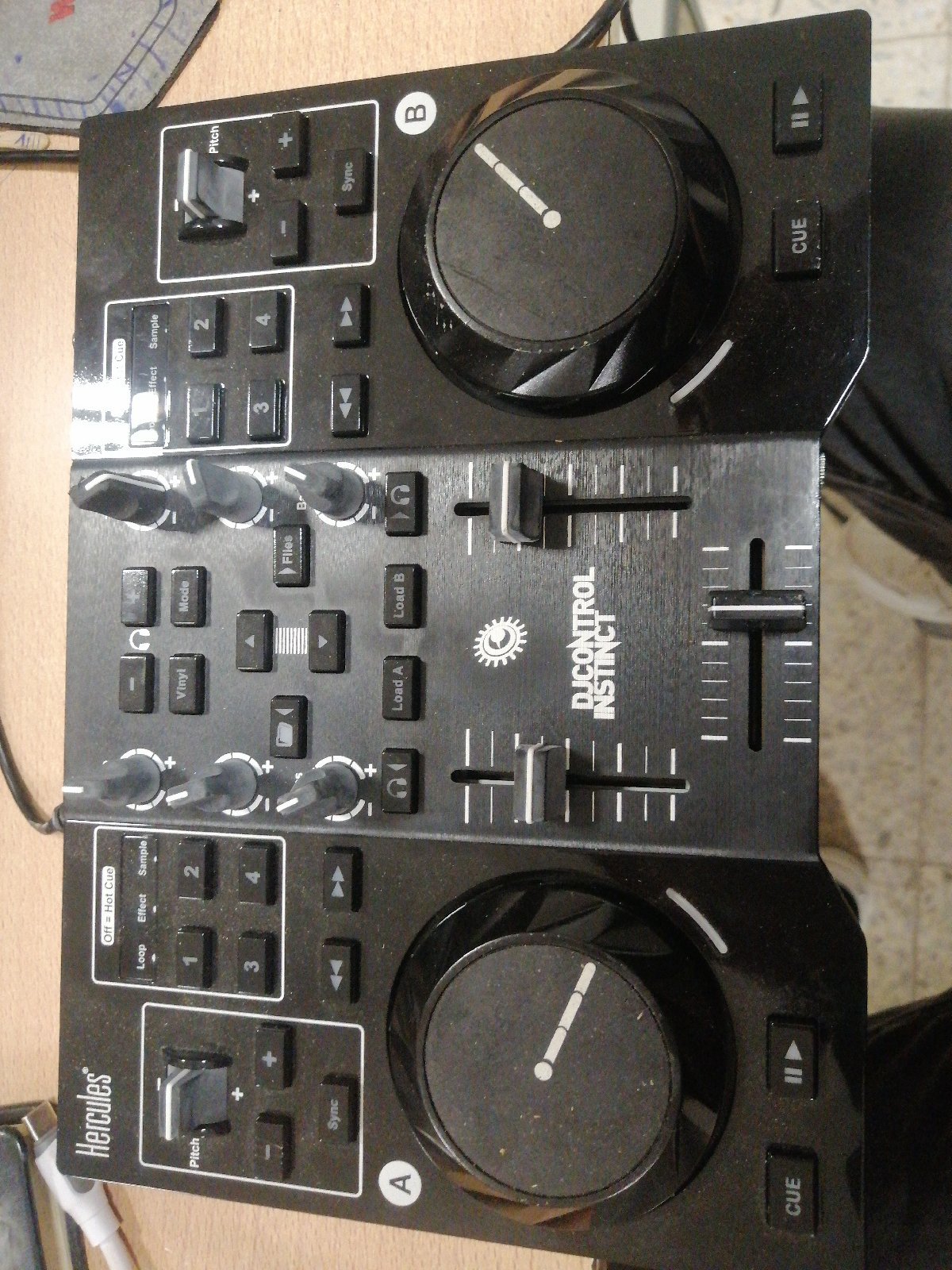 Djcontrol instinct