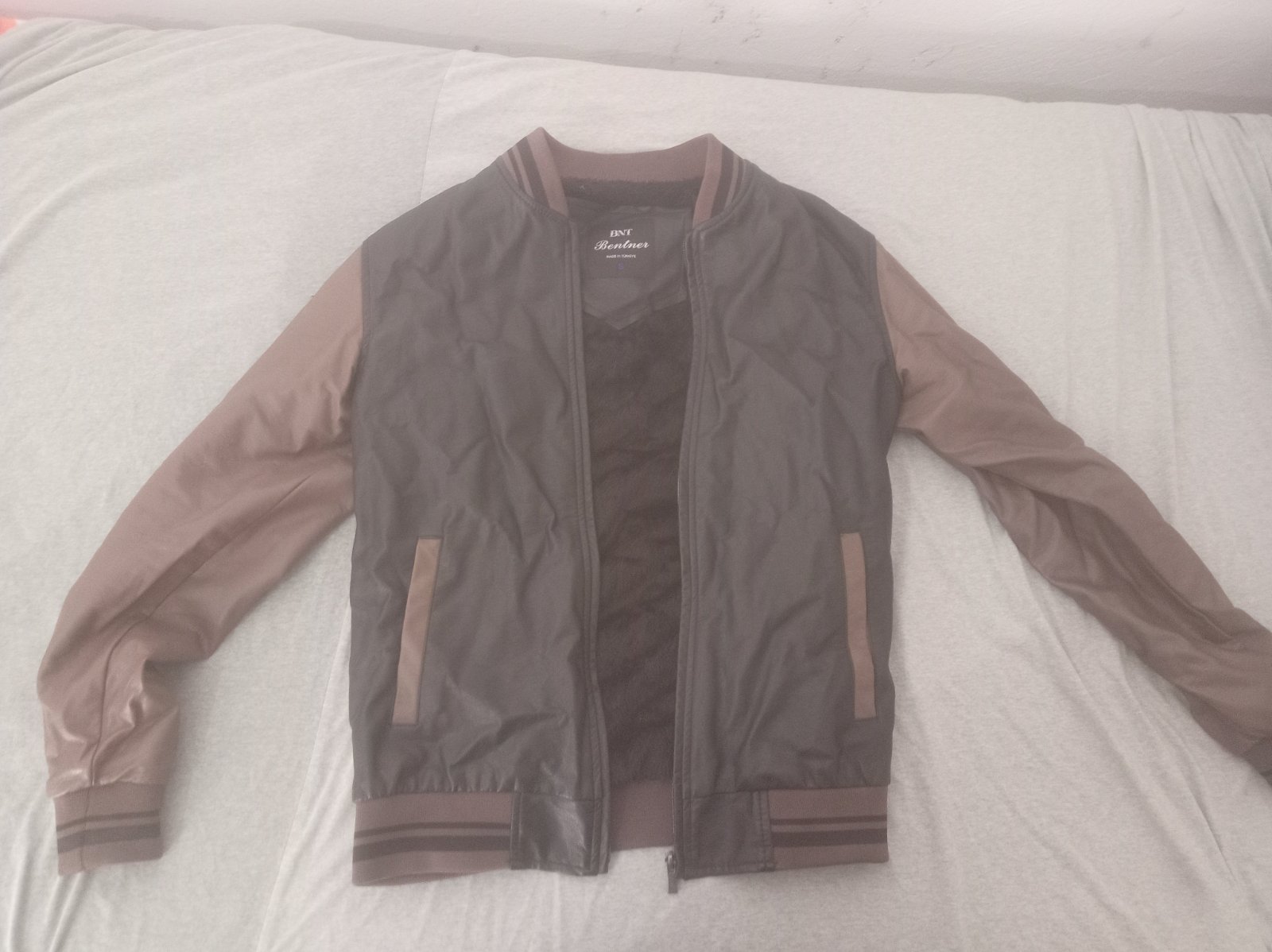 Blouson Taille "S"  vrai cuir intérieur Fourrure Sport Chic pour homme et femme 