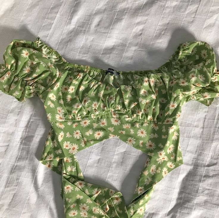 Daisy top shein