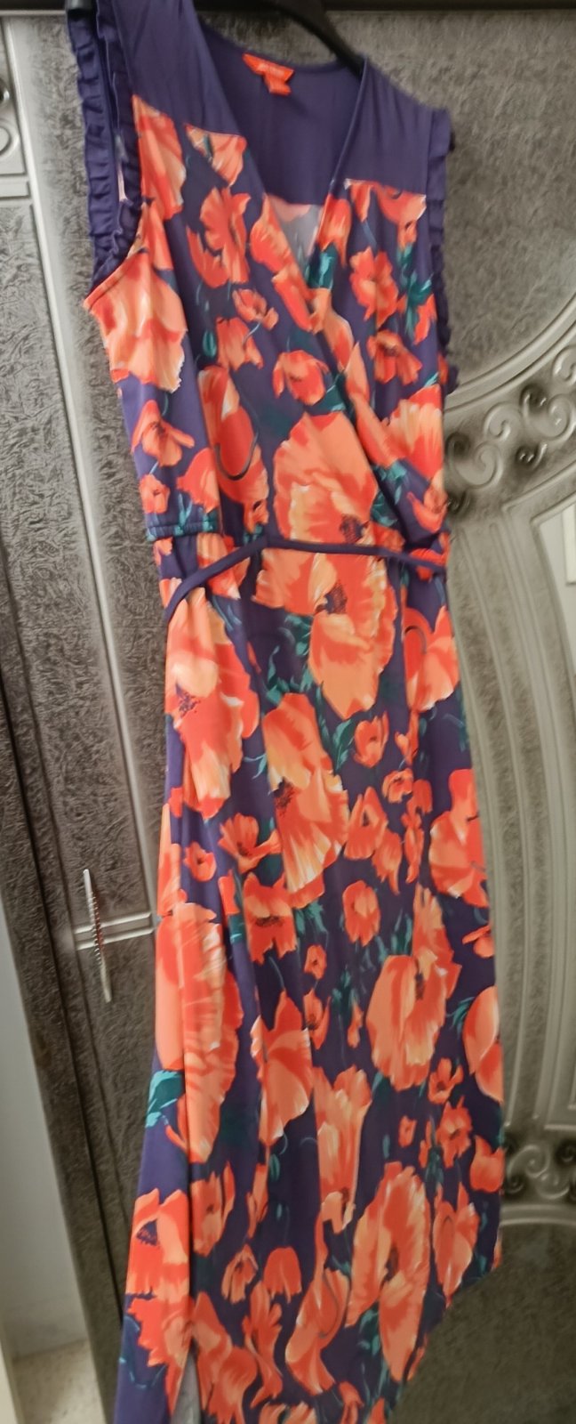 Jolie robe Joe fresh T 42 💜🤍🧡