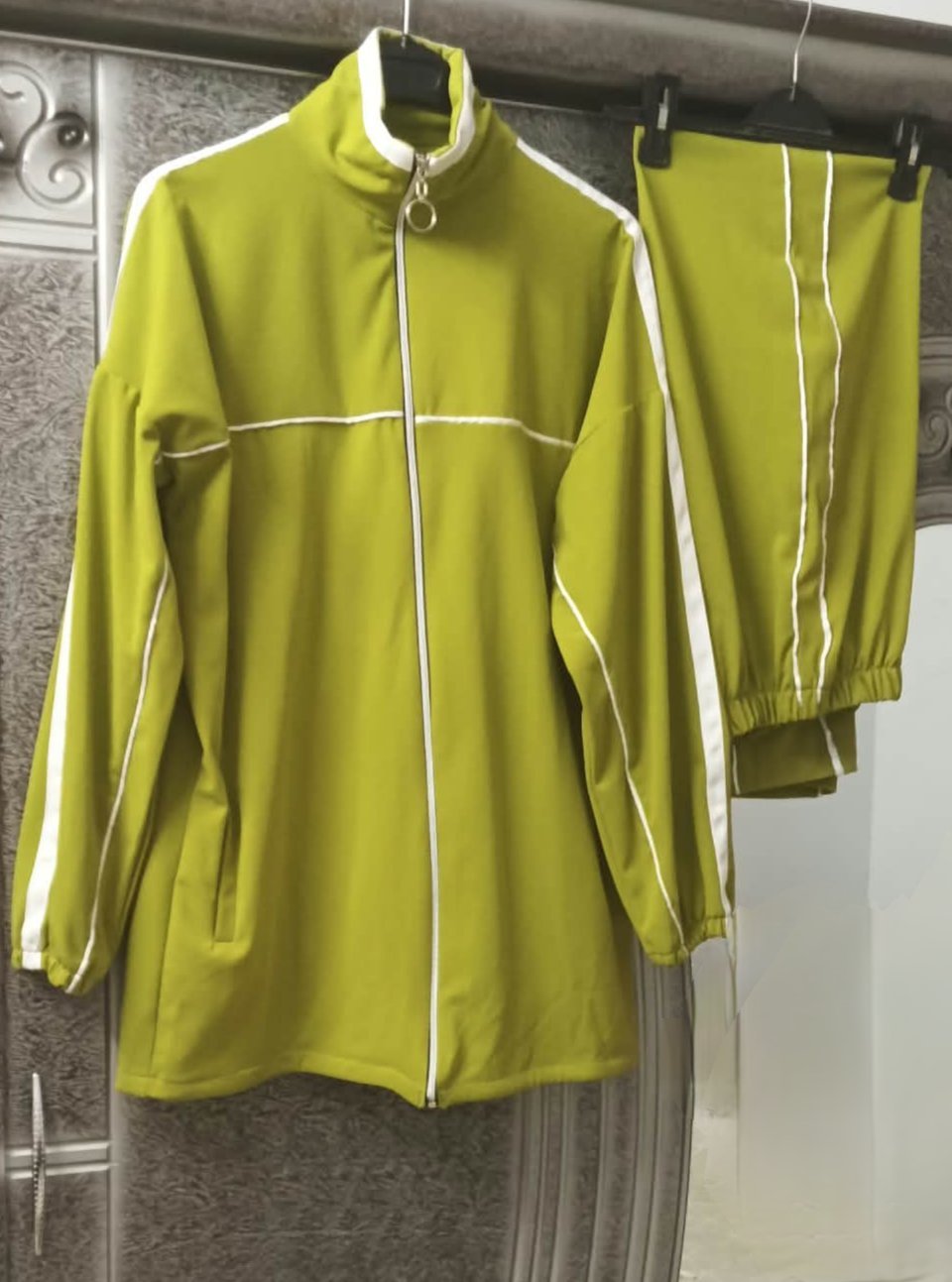 Servêtment Vert kiwi  🥝 taille 44 
