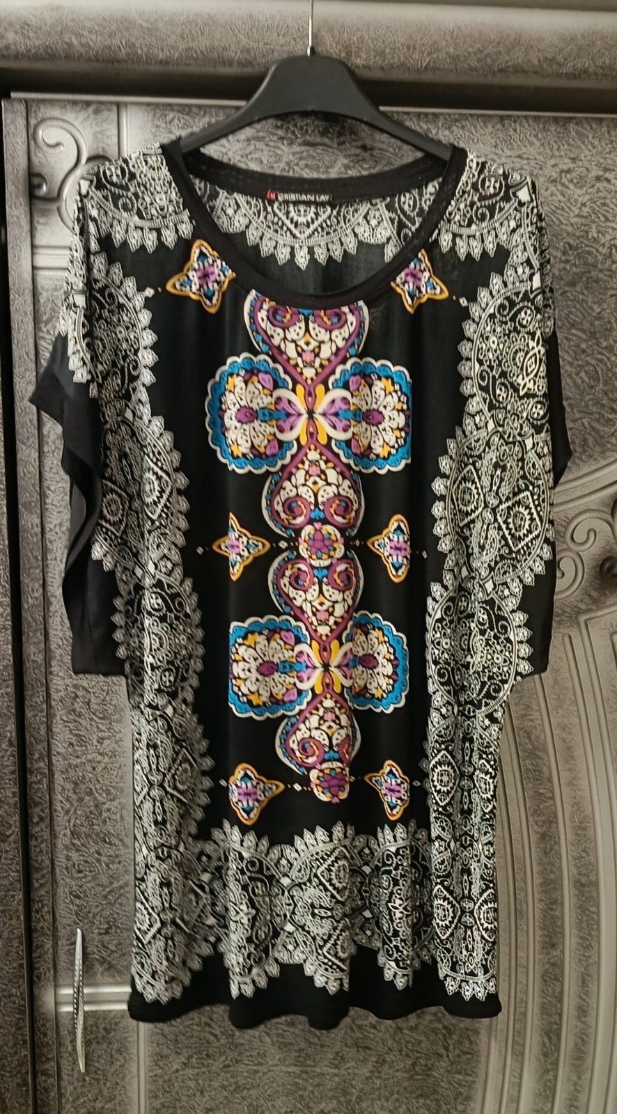 Jolie poncho cristian lay 🤍🩷❤️