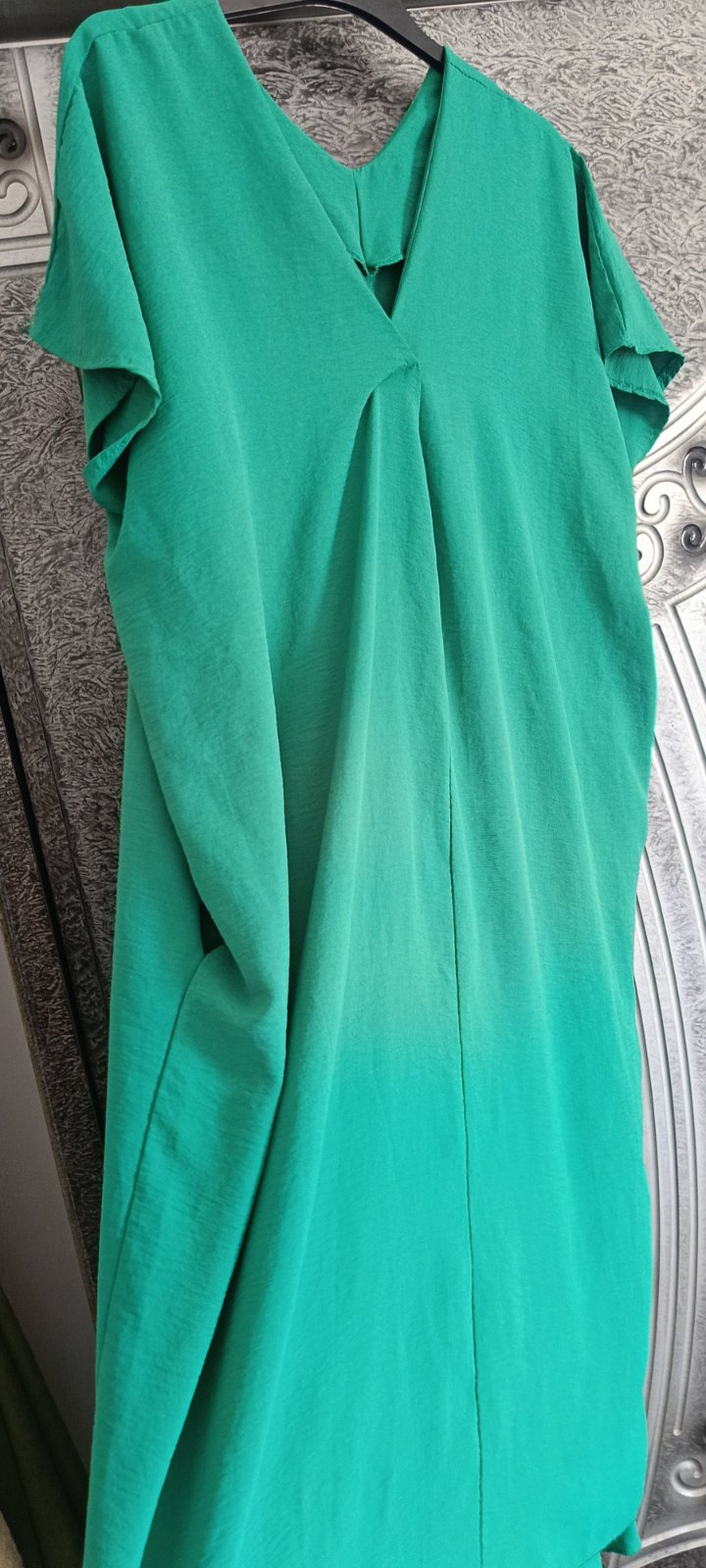 Jolie robe taille 46/48💝🩷👗🤍 avec poche ☺️💝