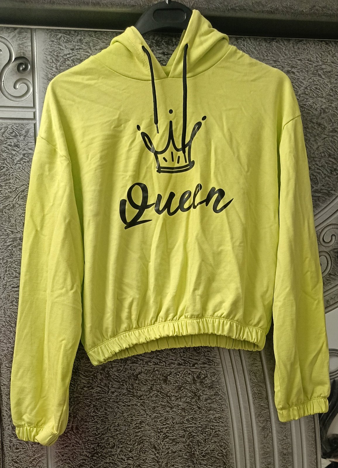 T-shirt avec capuche taille 40