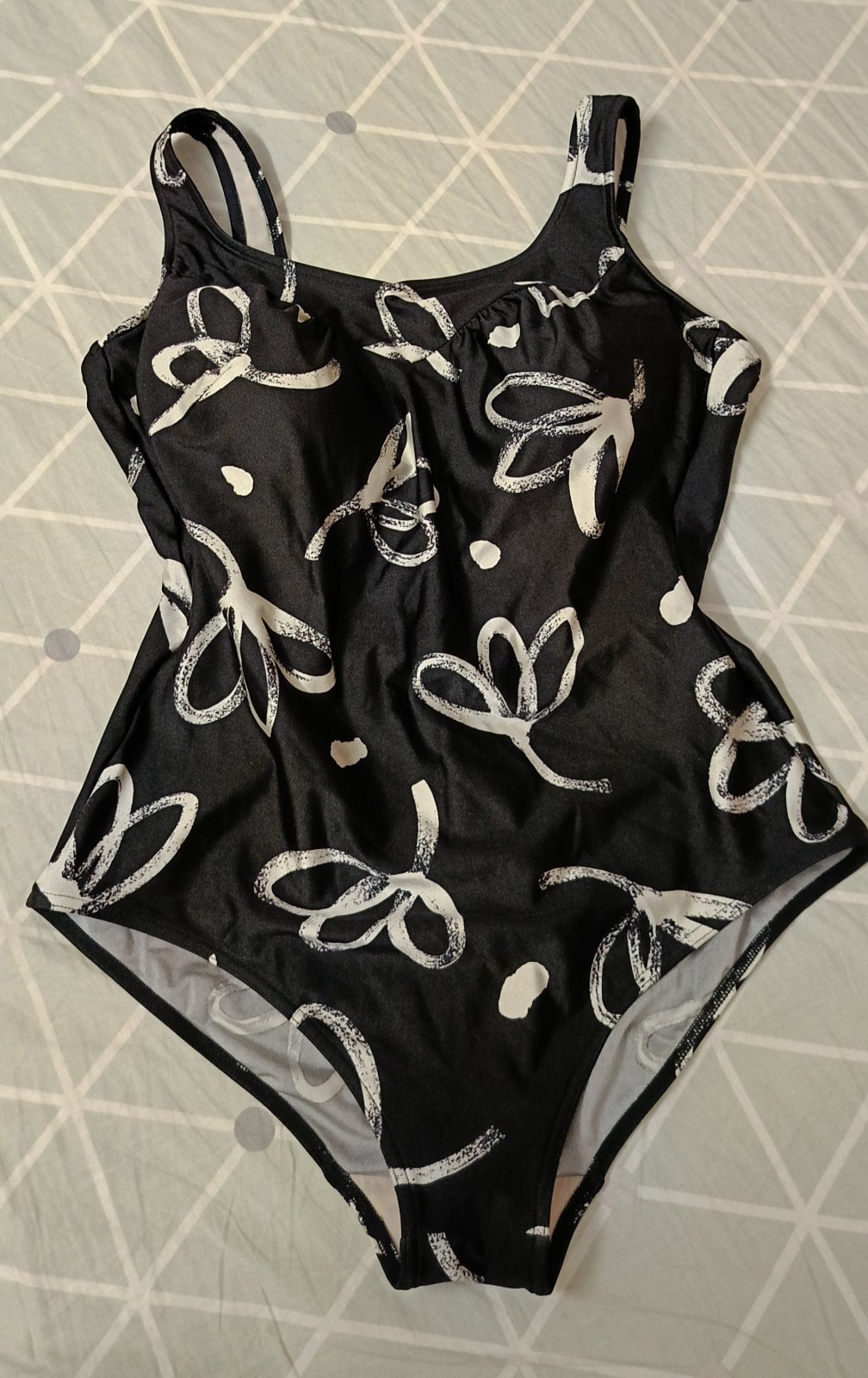 Deux maillots taille 44/46 💞 avec  cadeau 
