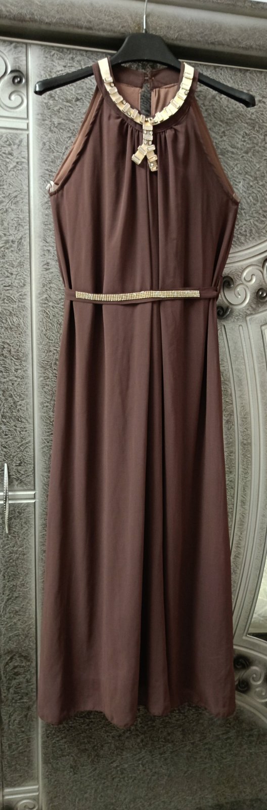 Manifique robe 👗🤎 marron taille 40