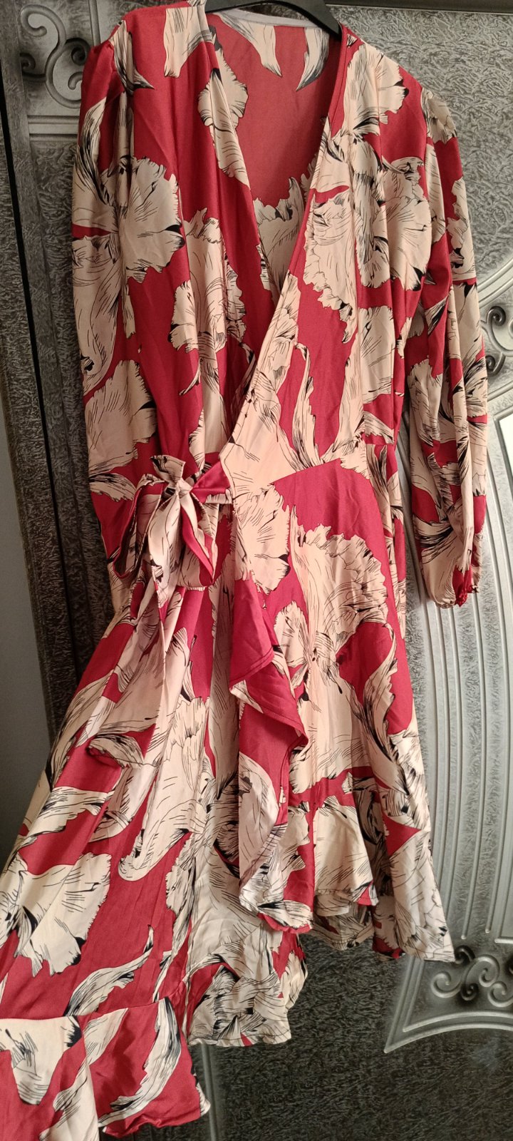 Jolie robe portefeuille taille 48/50🩷🤍