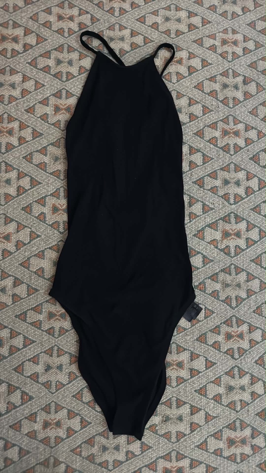 Body noir col halter Dos nu lacé