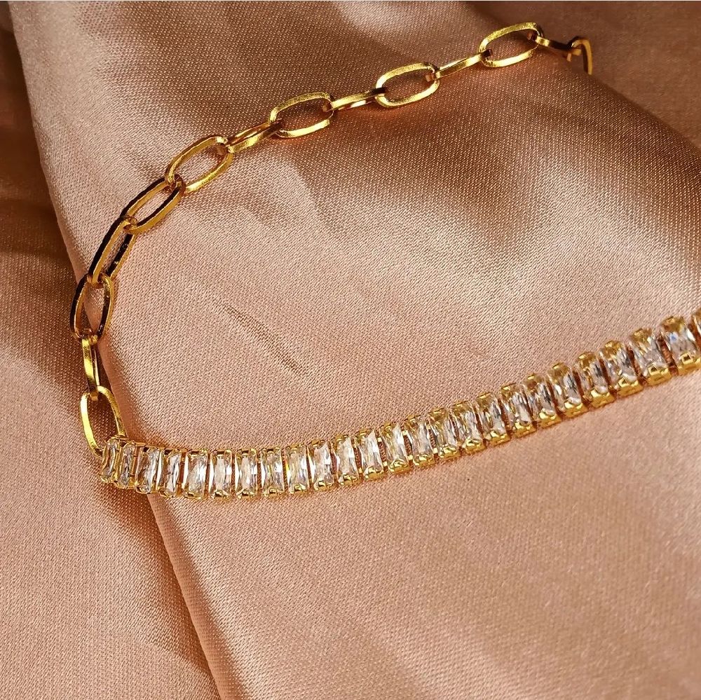 Collier avec strass en acier inoxydable 