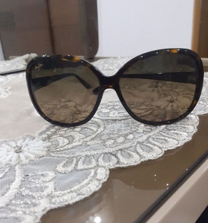 Très jolie lunette solair polarisé authentique de la marque maile de maui
