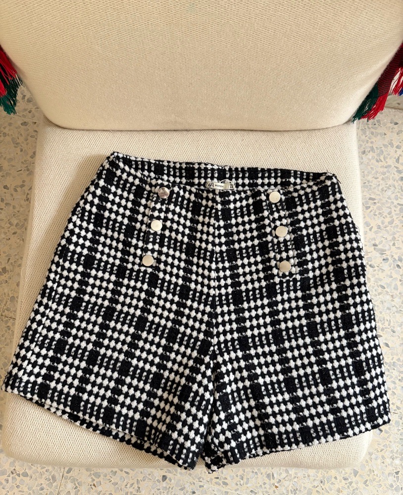 Short neuf jamais porté