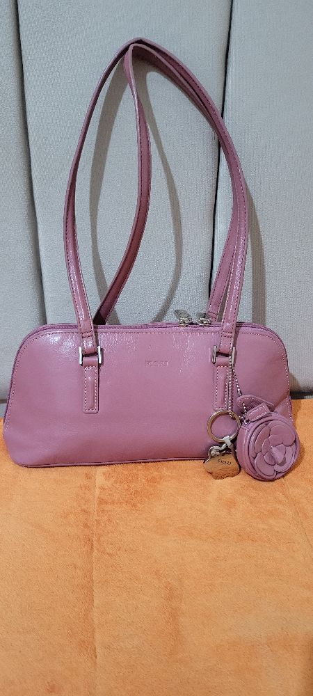 sac fiori on bon etat juste fiha ta9chir moch mchala9