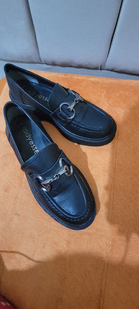 derbies..khthitou men shoes center ala ases 37 w jeni wesa3 chway lbestou 4 fois bel hseb