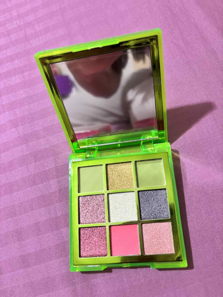 Palette Huda Beauty Neon – Verte (importée de France)