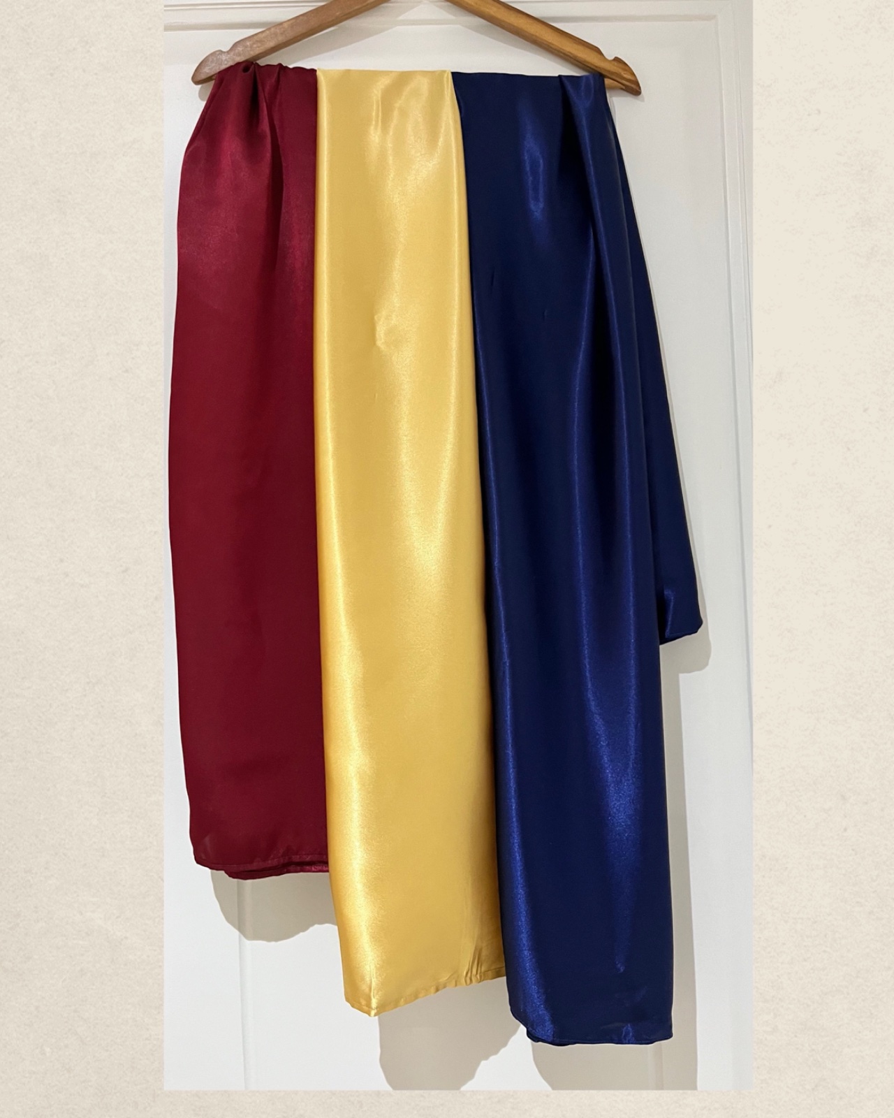 3foulards satin 💙💛❤️