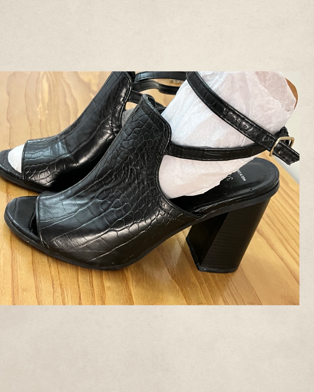 Sandales à talon bloc🖤