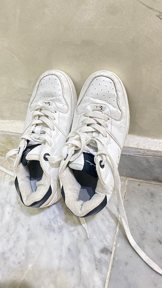 Des Baskets filles et garçons