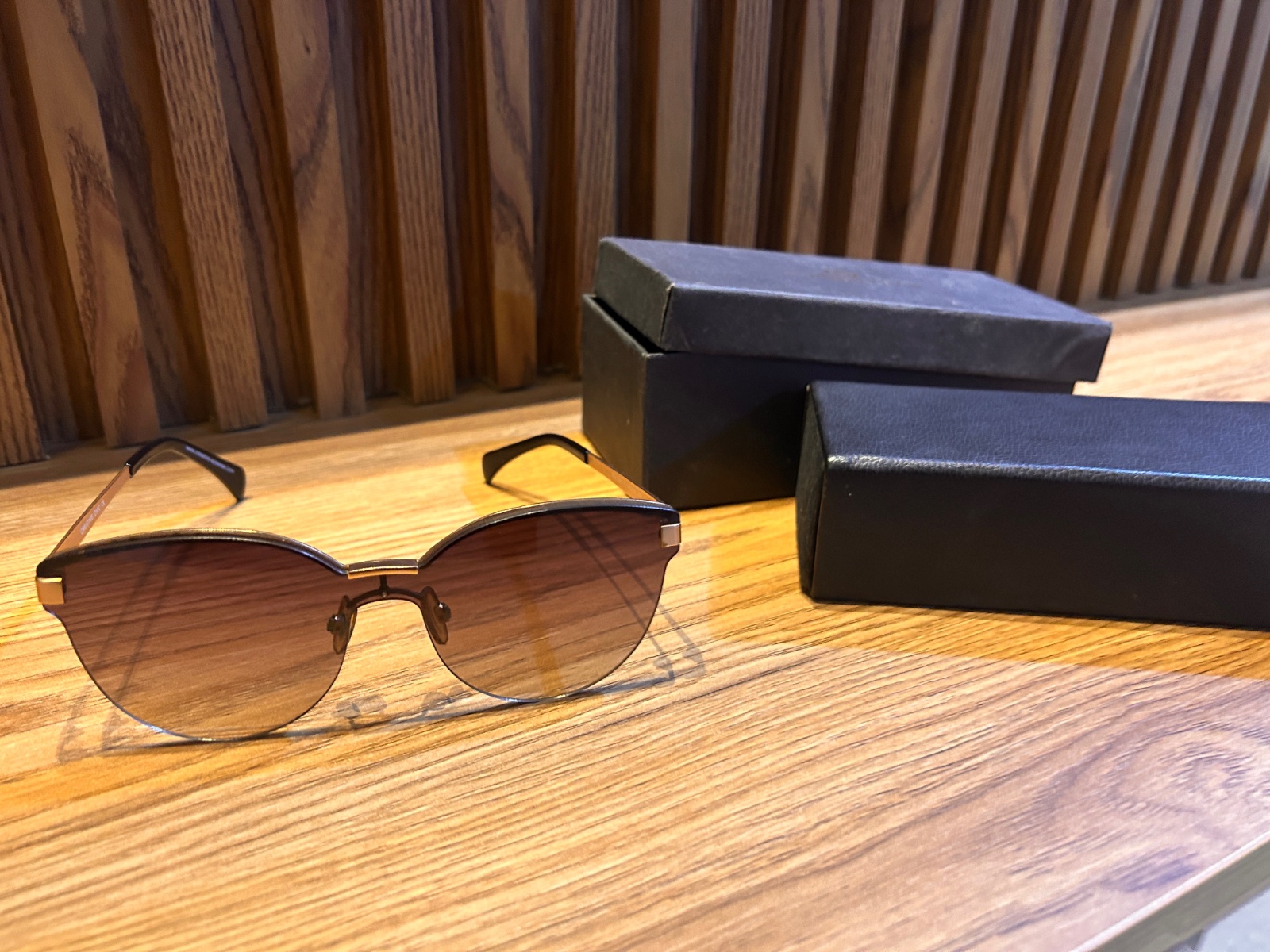 Lunette solaire neuf de la marque creation chic