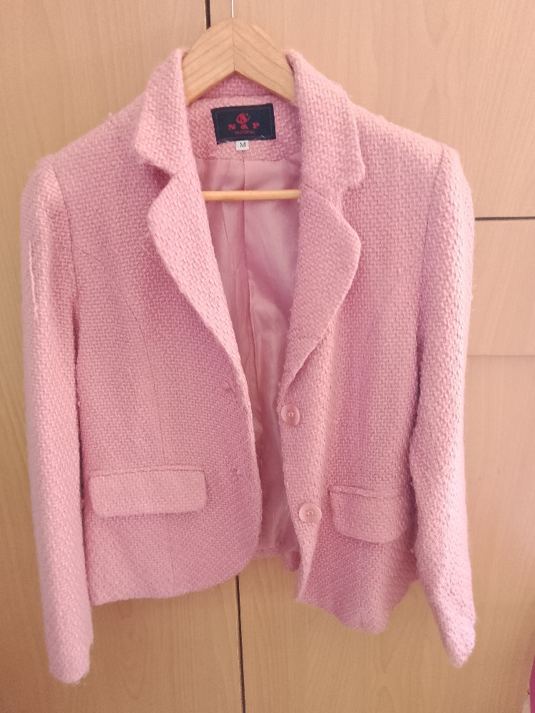 Veste courte rose poudrée