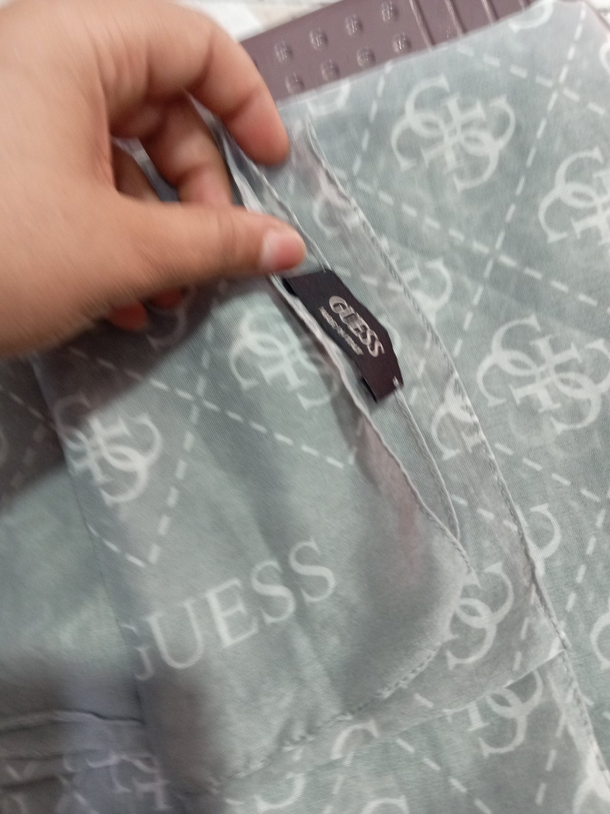 Écharpe guess 