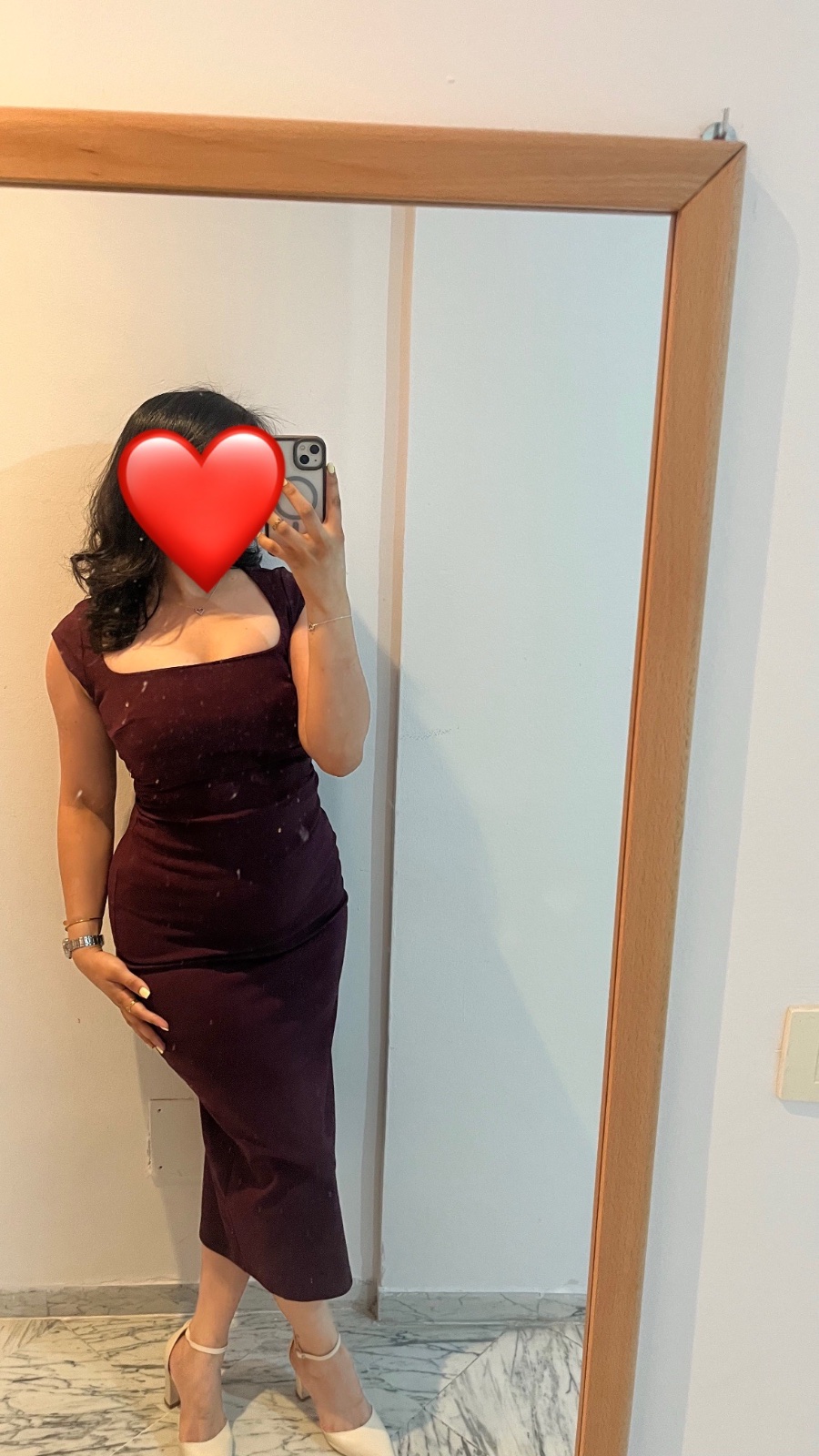 Robe midi bordeaux élégante