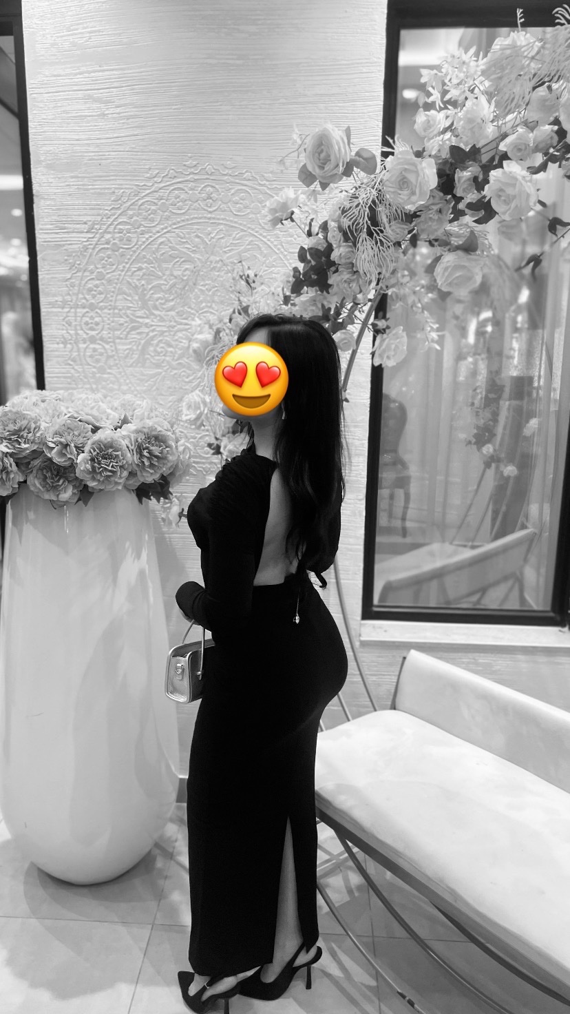 Robe noire ajusté dos nu 