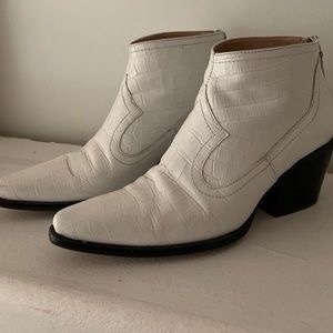 Bottines cowboy blanches-bershka