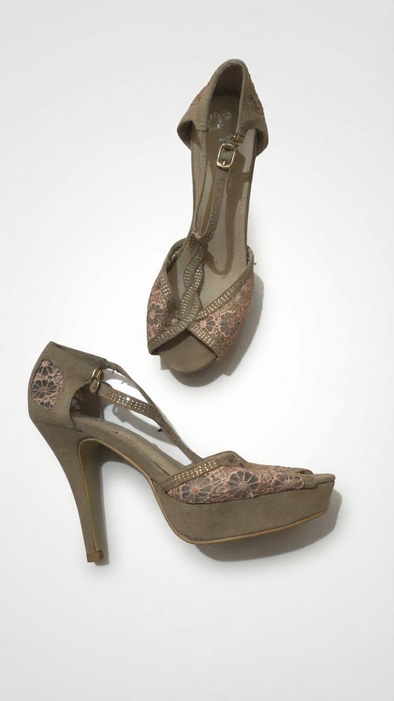 Talon beige jamais porté 