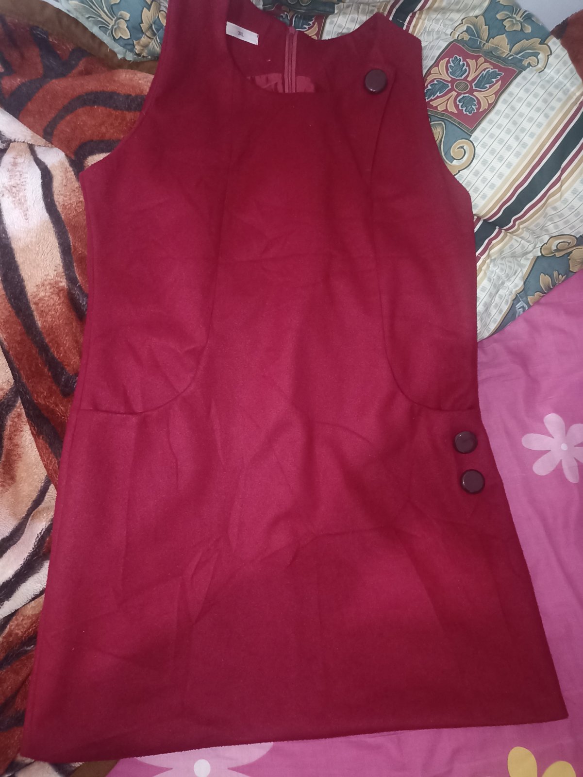 Robe en rouge bordeaux courte