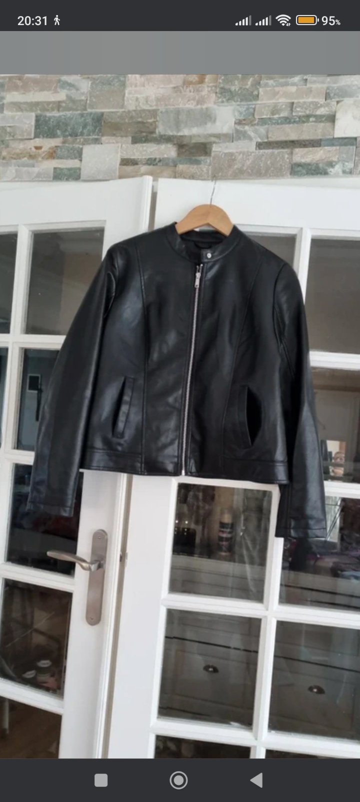 Veste en cuir noir