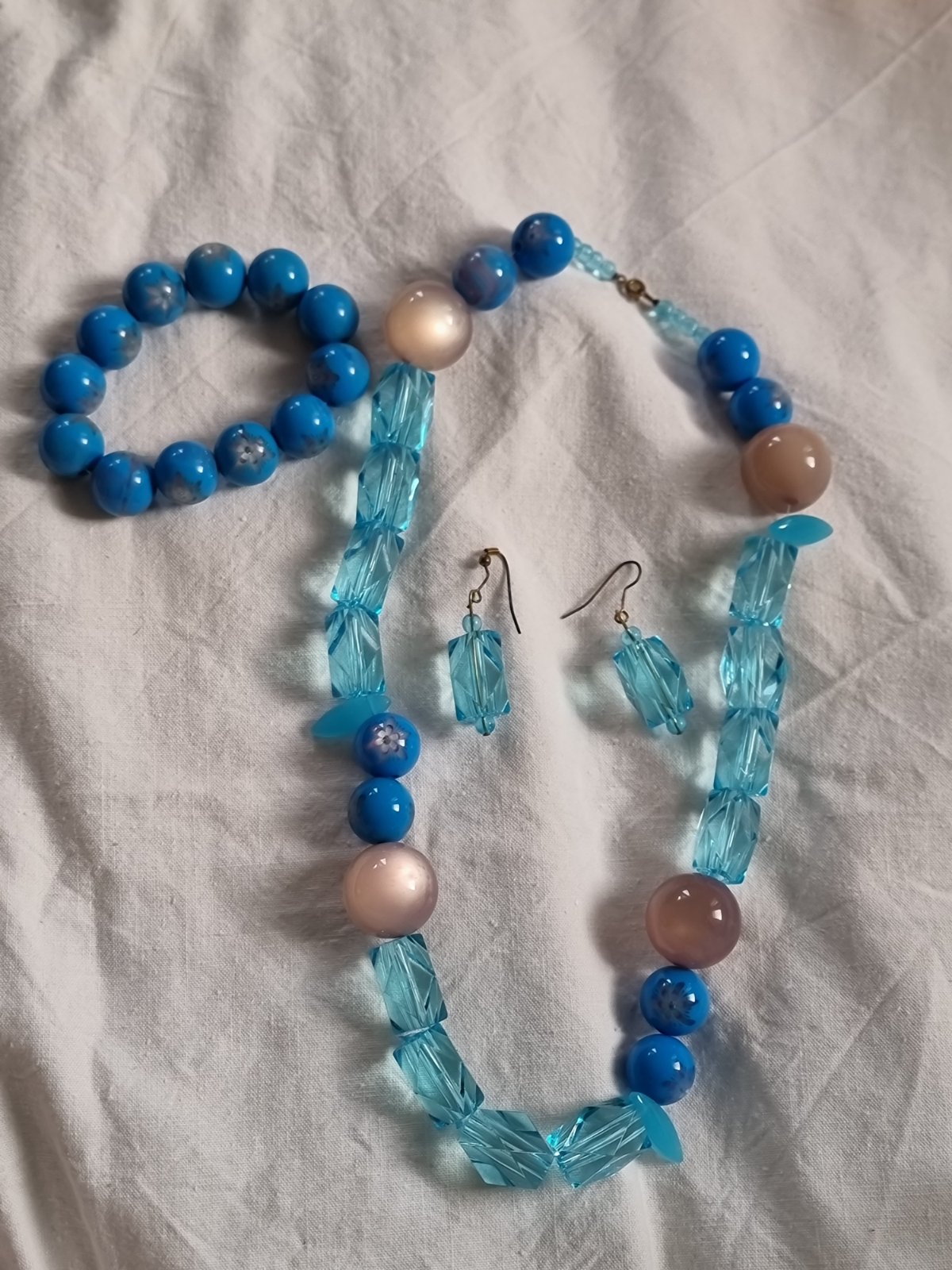 Collier + boucles d'oreille + cracelet 🪺🦋 en bleu 🪺🦋 