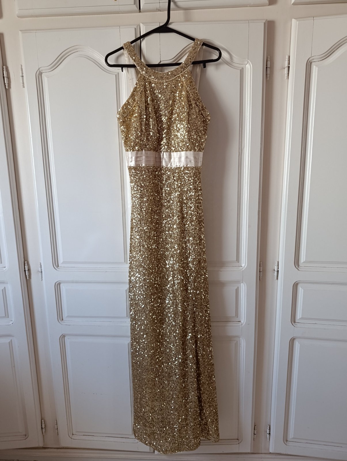 Robe soirée en doré 💚💚 taille L w tlabes taille M 💚💚 