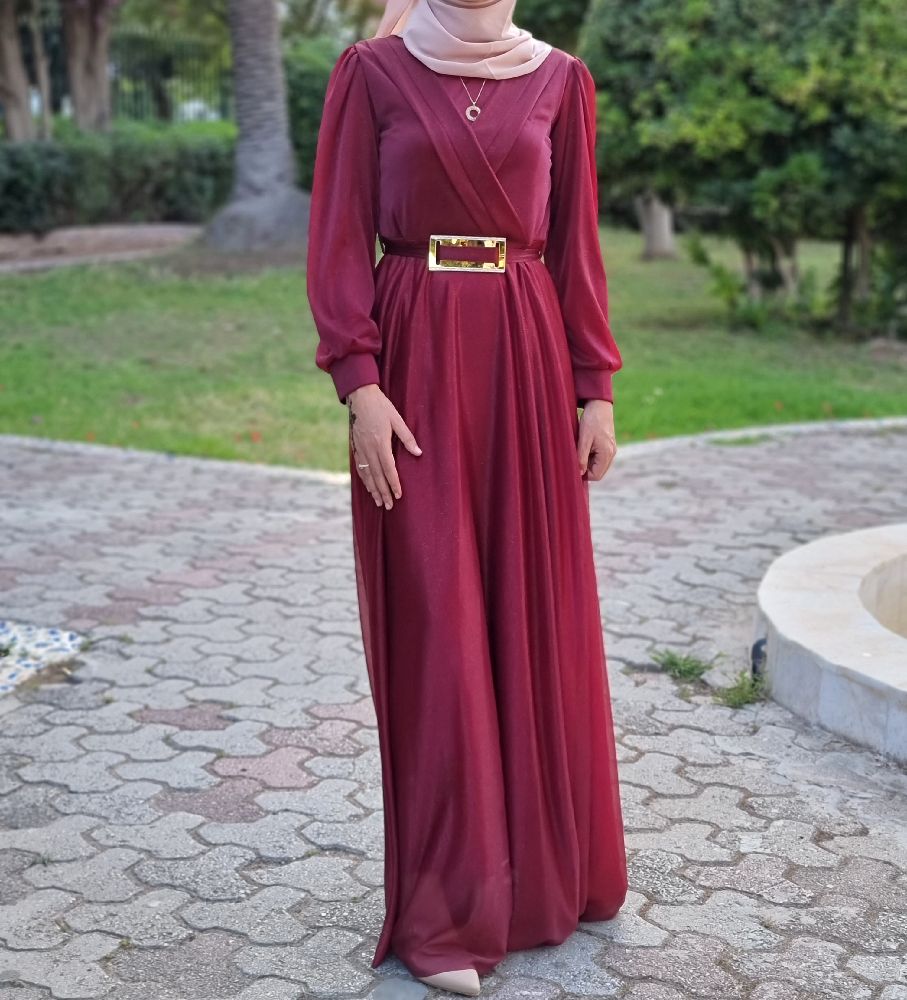Robe soiré Rouge 🌷🌷Brillante 🌷🌷en trés bon état