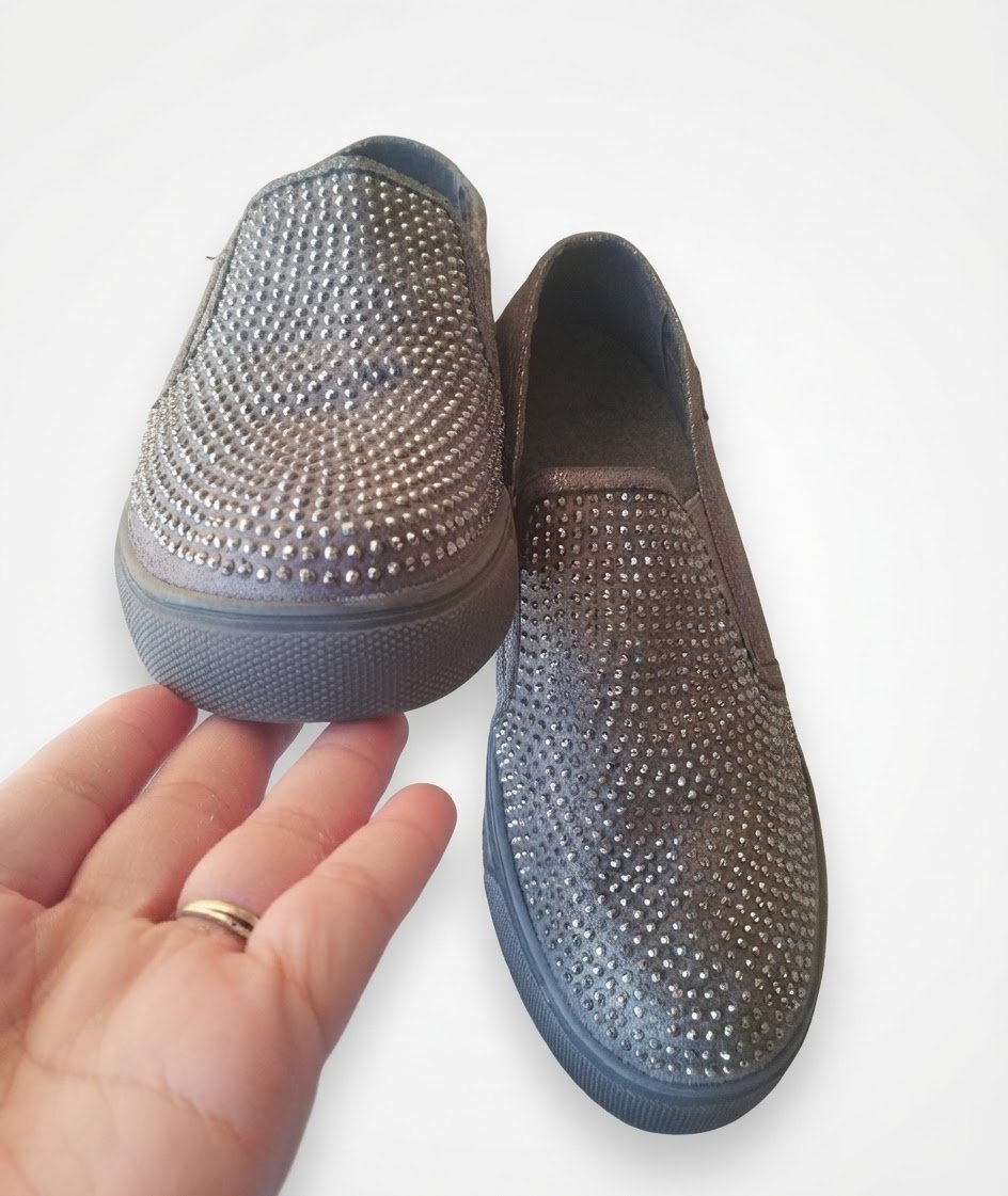 Brillez de mille feux 💎 : Découvrez nos Slip-Ons à Strass Tendances !🌸🌸