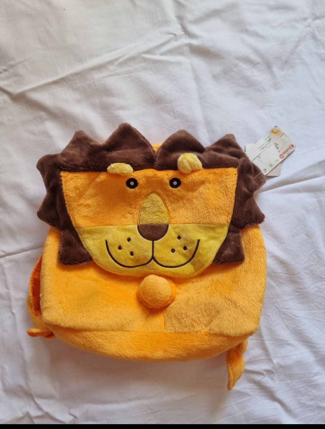 Un sac à dos en peluche Lion conçu pour les jeunes enfants.🌼🌼