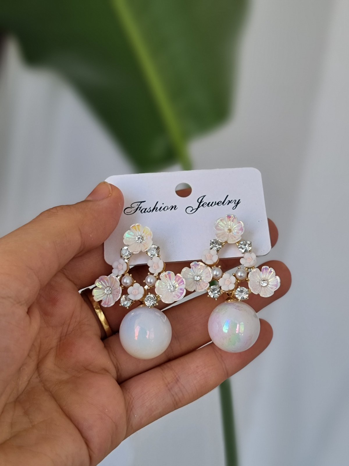 Boucles d’oreilles pendantes fleurs & perles 🎀🎀