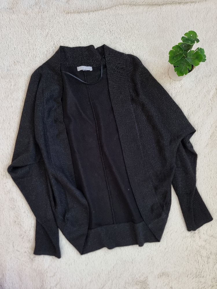 Gilet noir brillante ⭐️⭐️taille L ⭐️⭐️en trés bon état ⭐️⭐️tissu viscoce