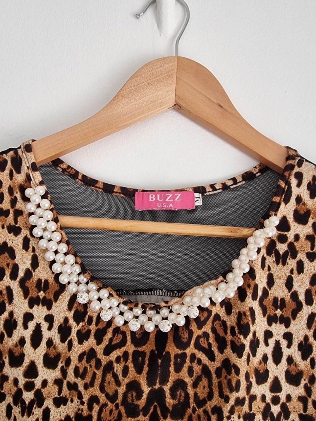 T_shirt avec des perles ❤️❤️ taille M❤️❤️en trés bon état