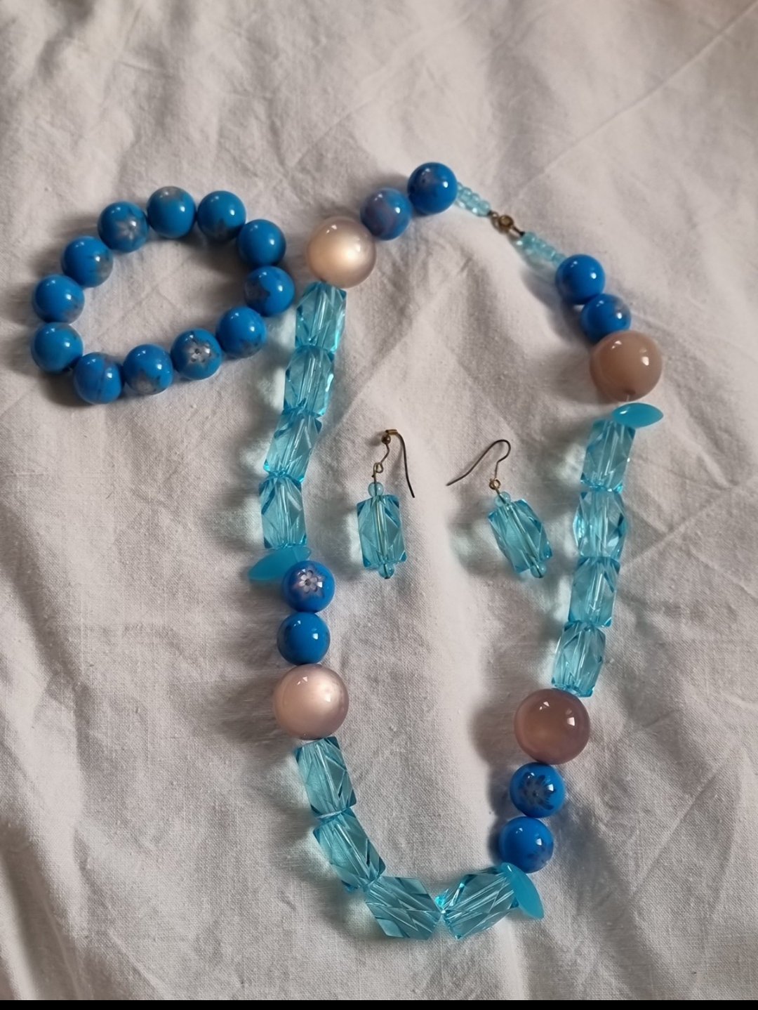 Collier + boucles d'oreille + cracelet 🪺🦋 en bleu 🪺🦋 