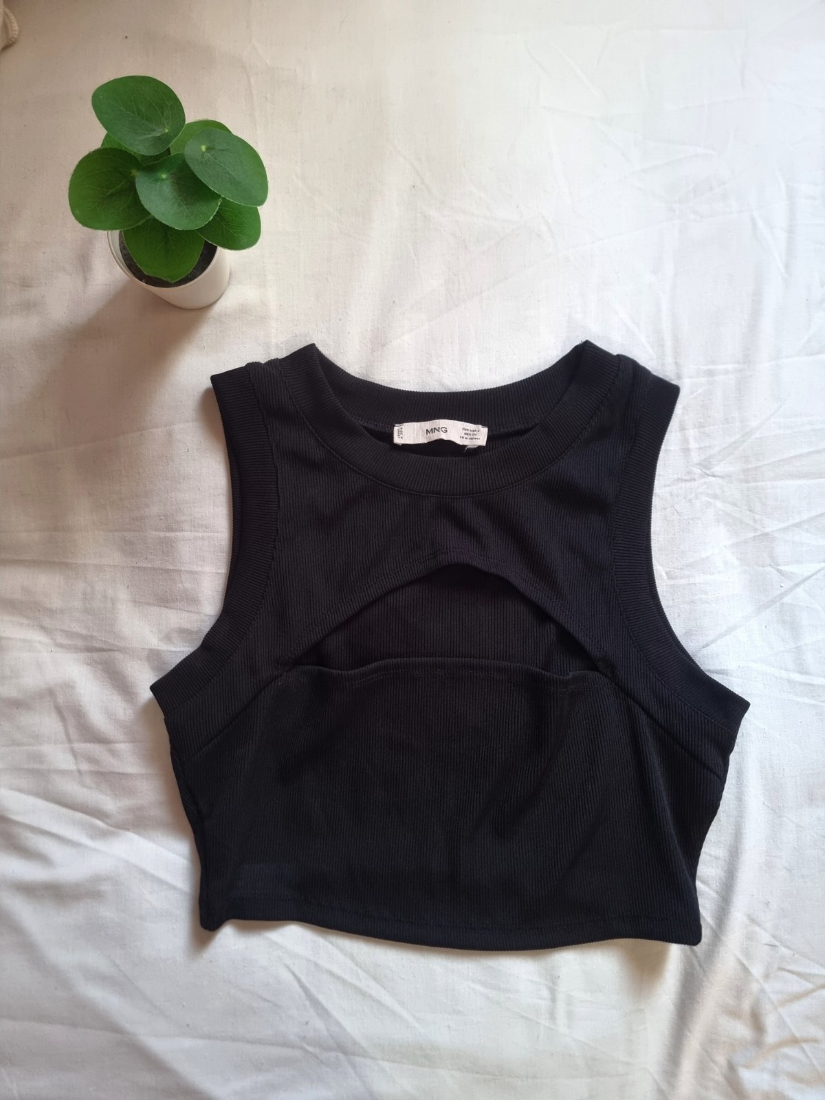 TOP NOIR 🦋🦋 DE LA MARQUE MANGO 🦋🦋 TAILLE S🦋🦋EN TRÉS BON ÉTAT