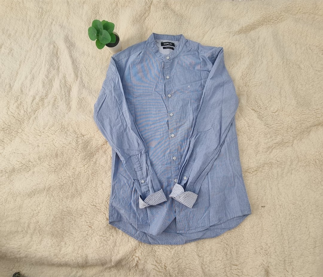 Chemise bleu pour homme 100% en cotton de la marque REPLAY🦋🦋 taille XS 🦋🦋 en trés bon état