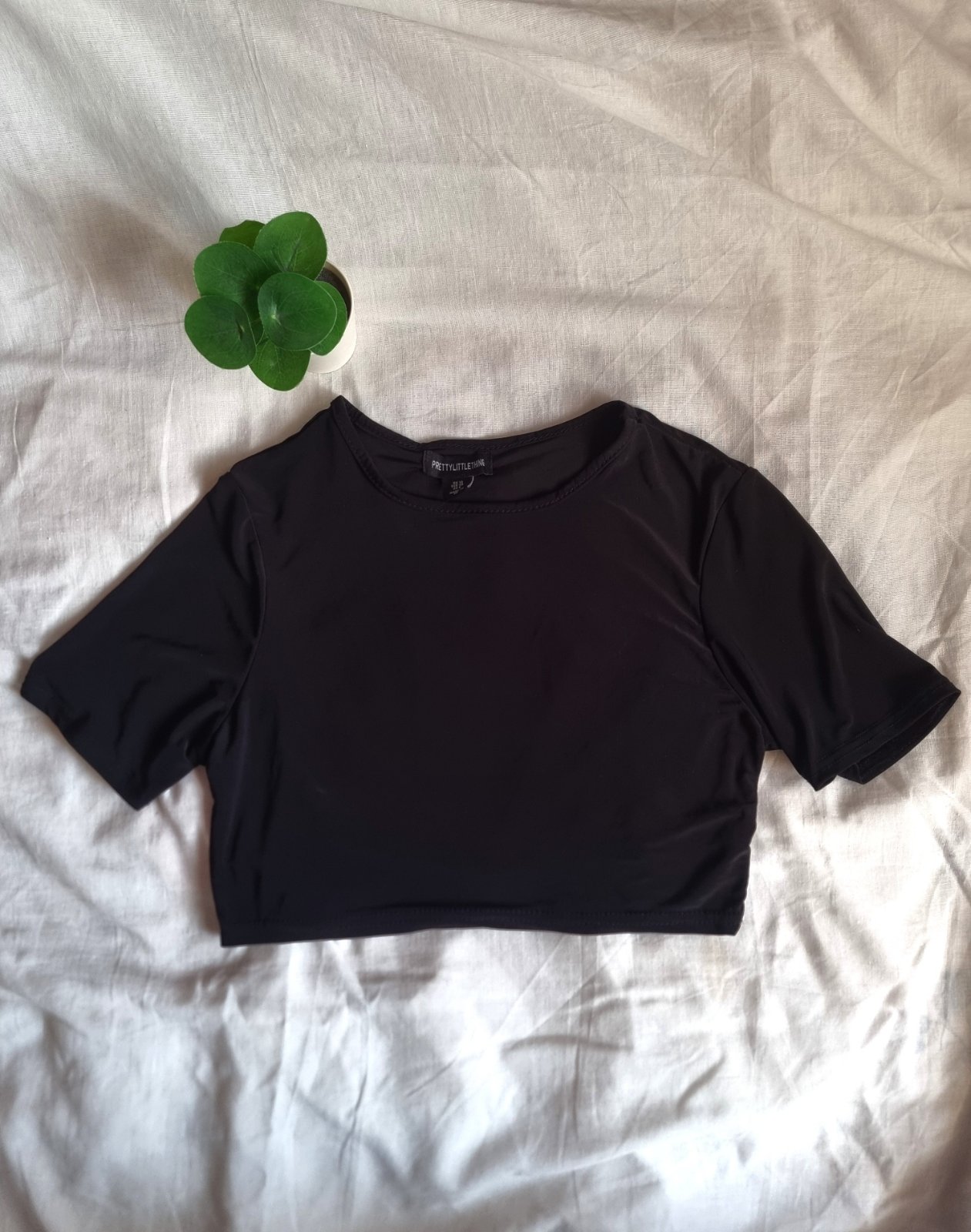 Top noir 🎀 de la marque PRETTILITTLETH🎀 taille M 🎀 en trés bon étatING