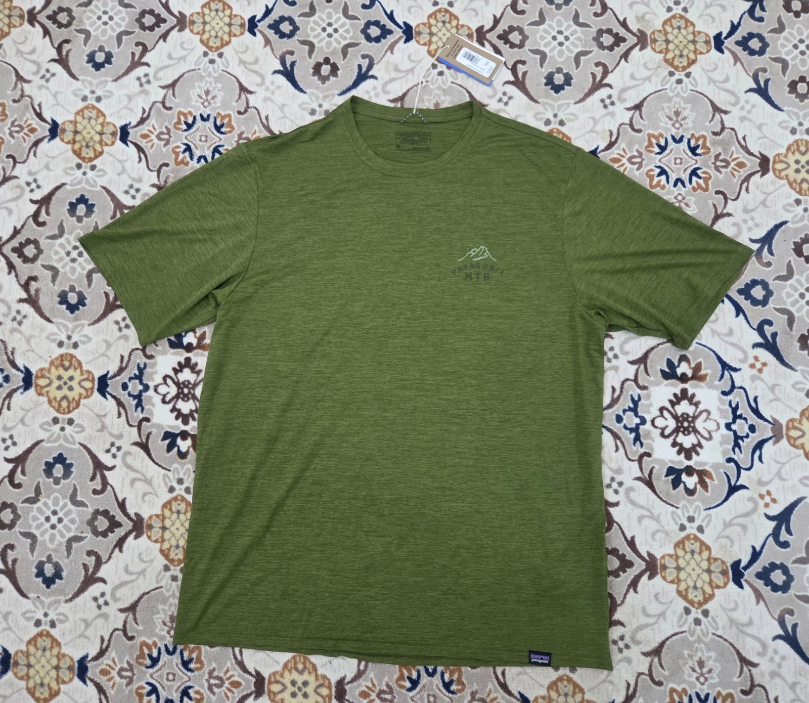 T-shirt Technique Patagonia avec étiquette 