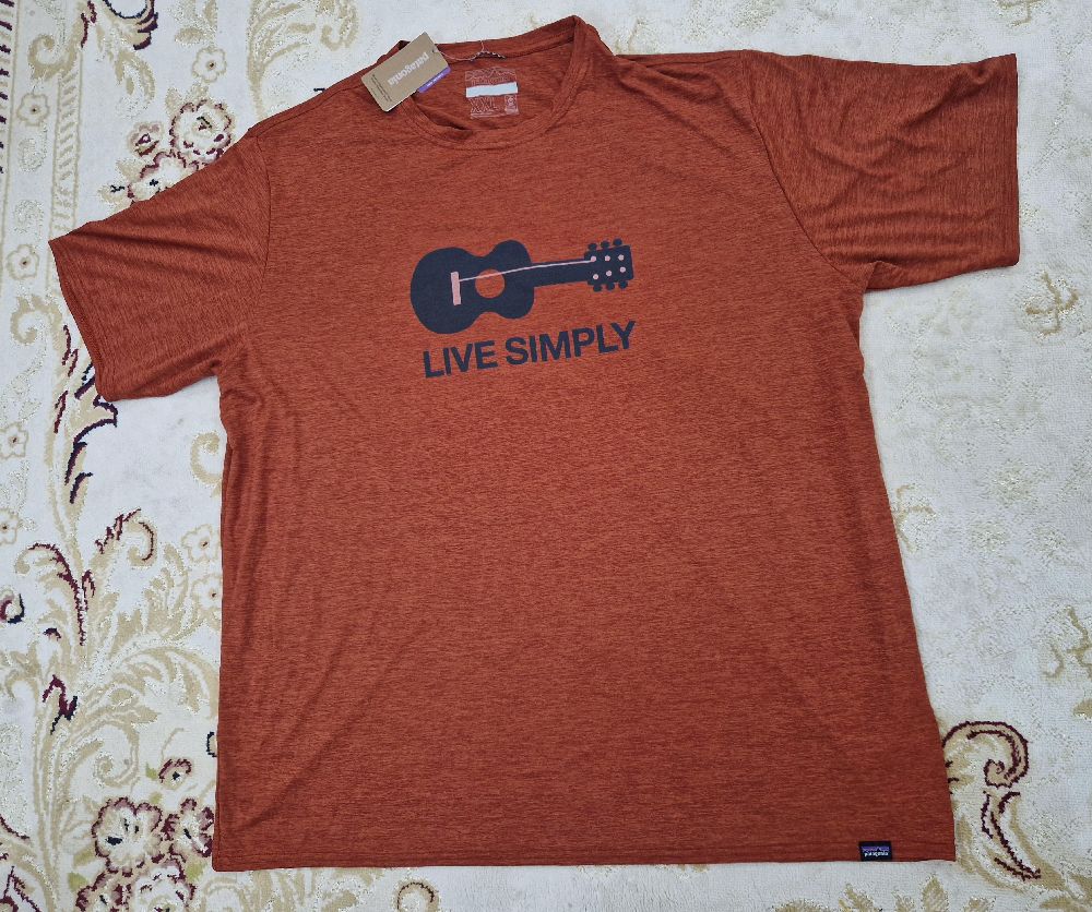 T-shirt Patagonia avec étiquette 