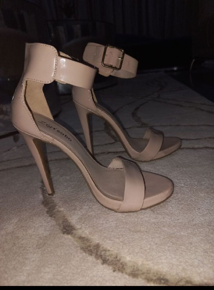 Talons vernis beige