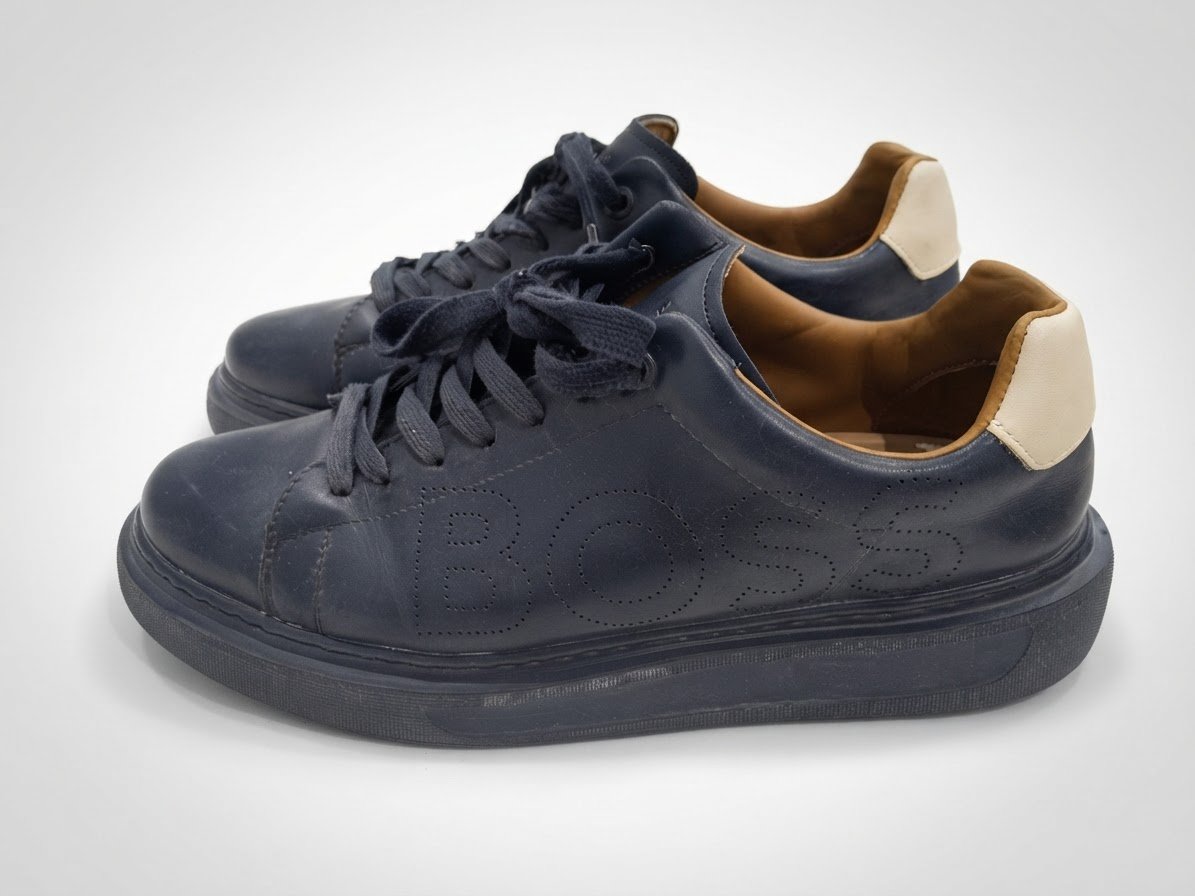 Chaussures pour hommes bleu marine marque Boss