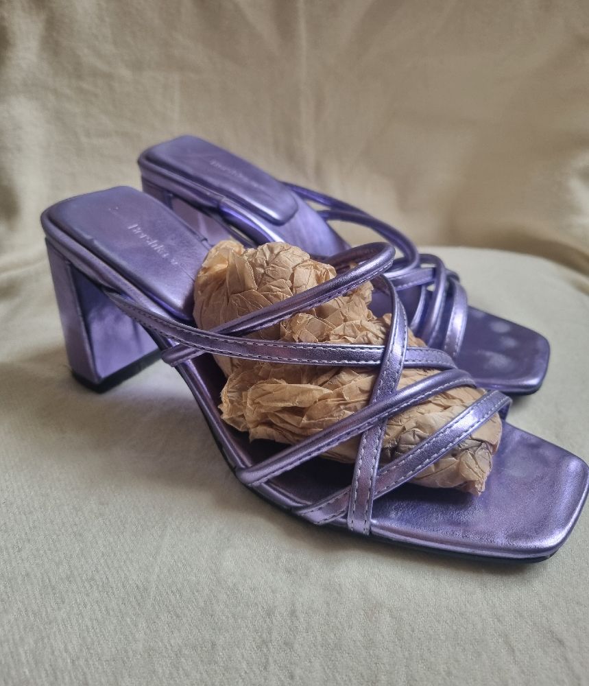 Mules Bershka violet métallique 