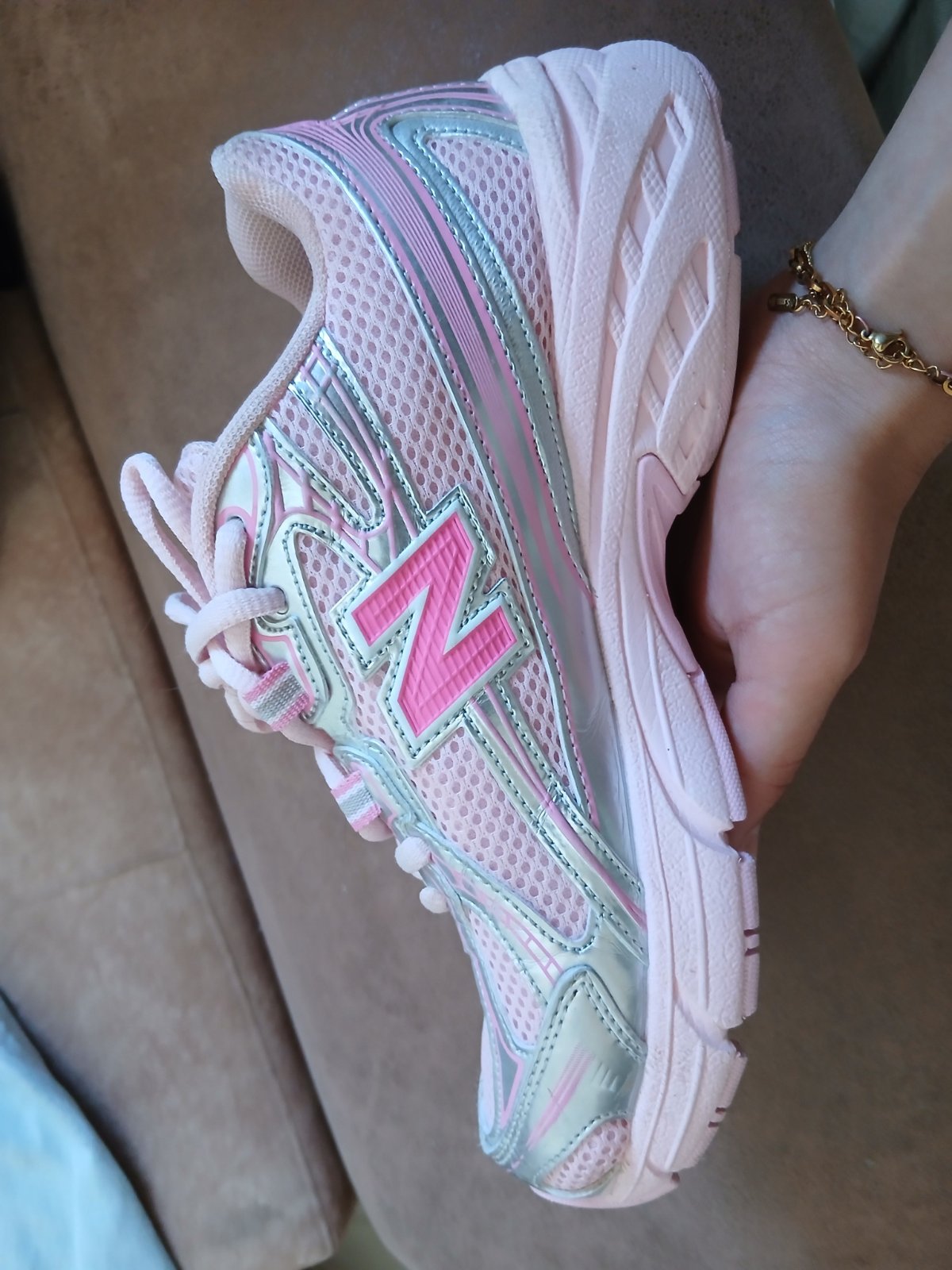 Chaussure new balance en rose pointure 39.5