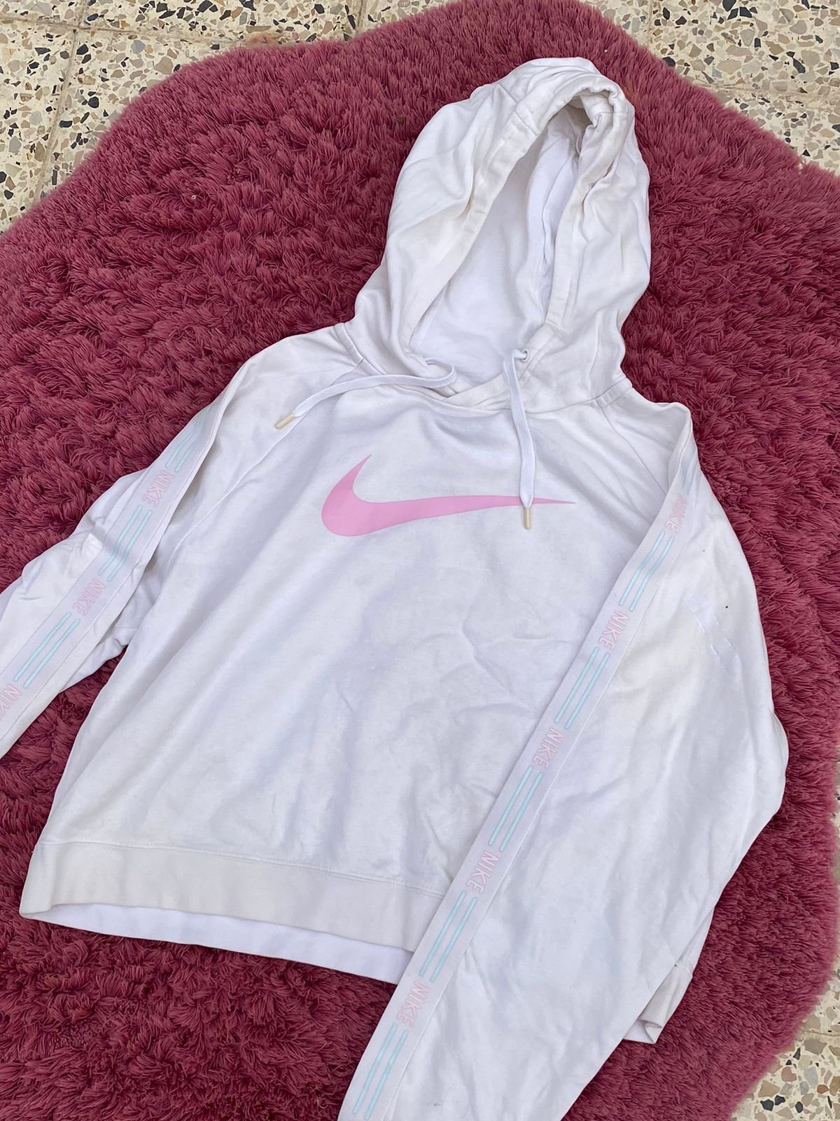Capuche nike d'origine taille L ❤️les prix sont négociables marhbé❤️